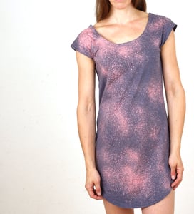Image of T-Shirt Kleid mit Sternenhimmel