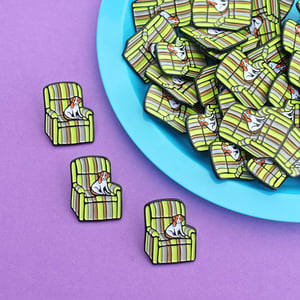 Image of Marty's Ugly chair & Eddie the dog, Frasier - inspired enamel pin - badge - lapel pin