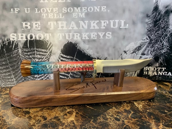 Image of US VETERAN Knife with Stand