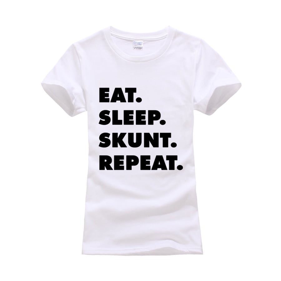 Image of Women's "Skxnt"
