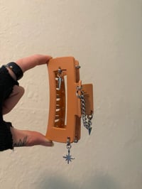 Image 1 of FIERCE CLAW CLIP (style d)