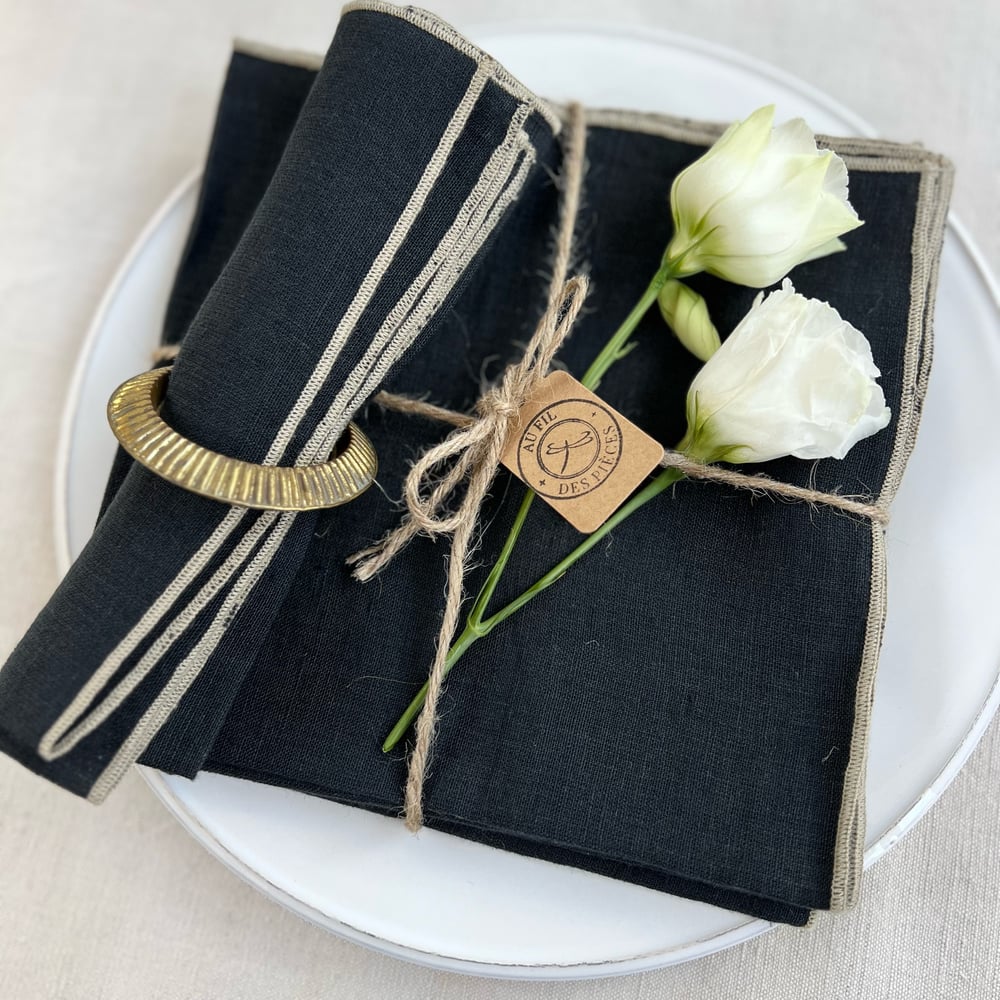 Image of Jeu de 6 serviettes de table  en Lin Noir surpiqués