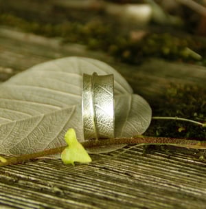 Image of  Leaf print spinner ring 