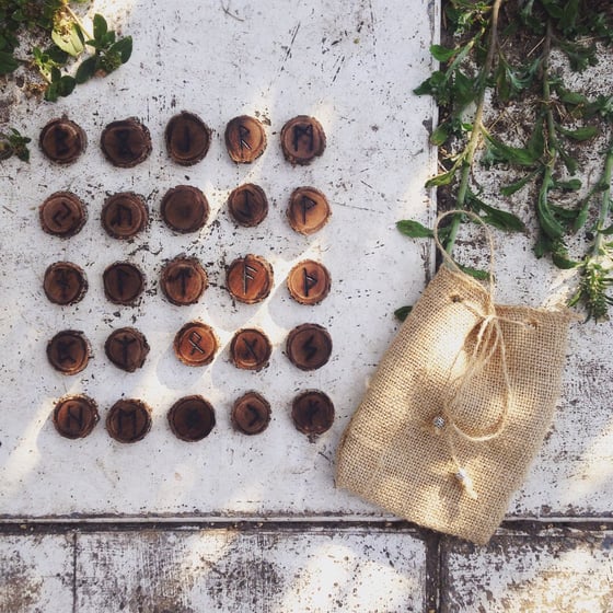 Image of Australian Gumtree Rune Set & Bag