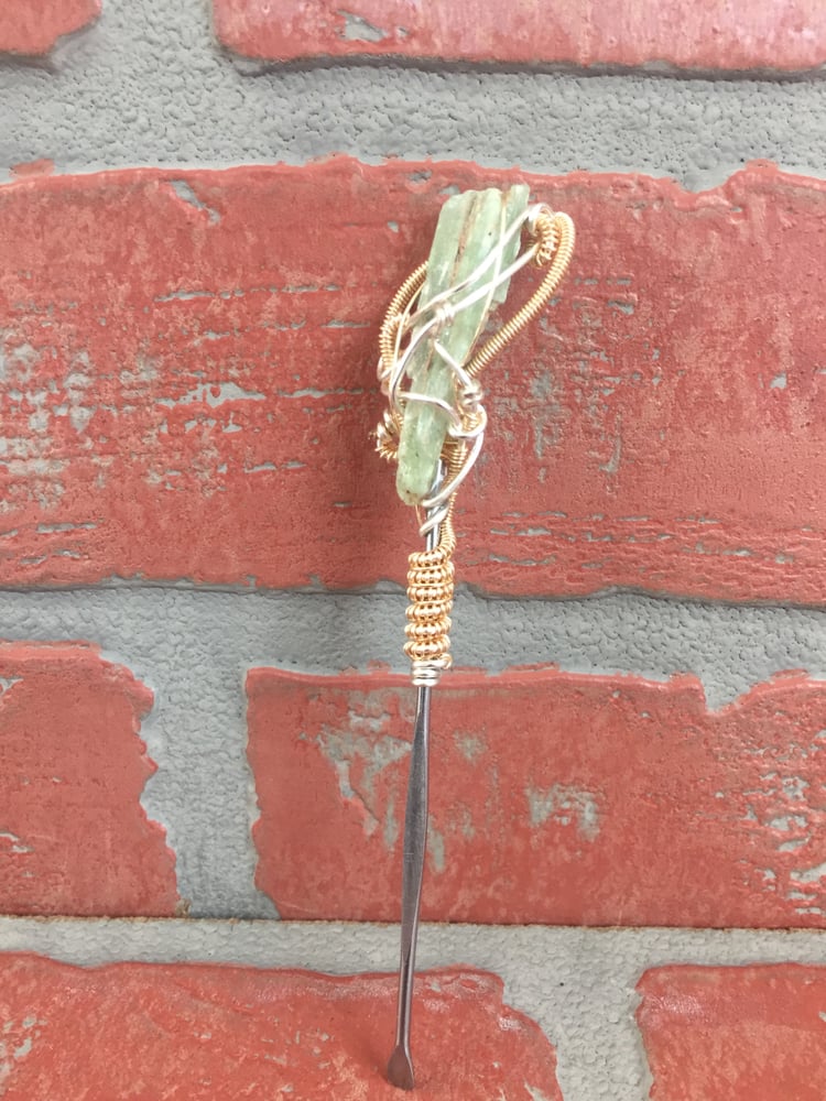 Image of Green Kyanite Wrapped Dabber