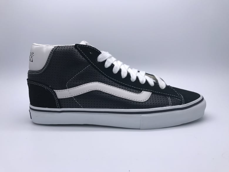 Image of VANS MID SKOOL '77 LX