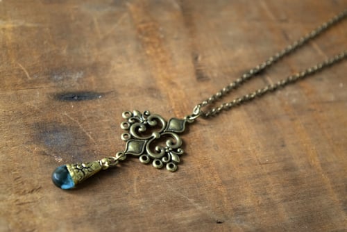 Image of The Crystalline Blue necklace
