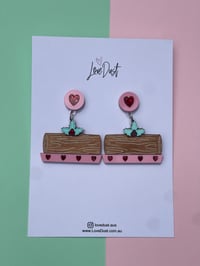 Image 2 of Yule log with pastel mint holly