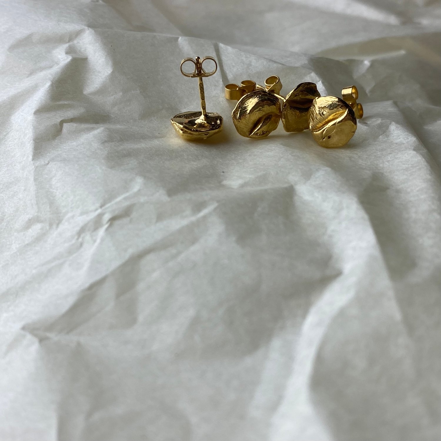 Image of 22ct Gold Vermeil Mini Uisce Stud