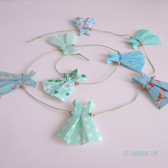 Image of Guirlande origami robes menthe et bleues