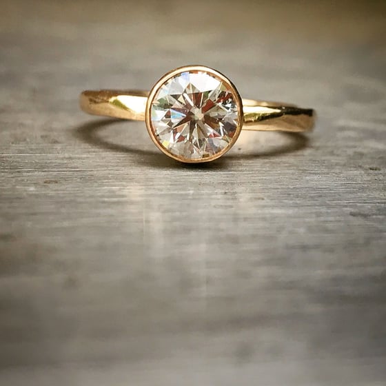Image of Brilliant Diamond Ring