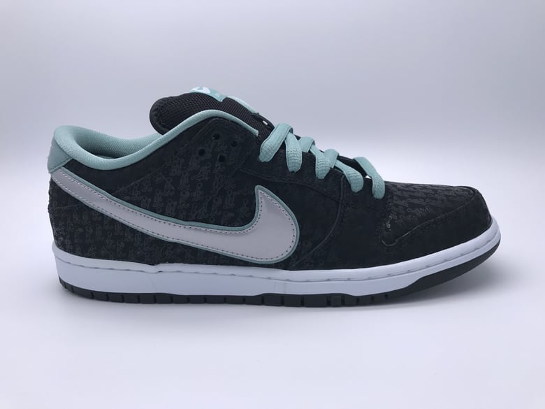 Image of NIKE DUNK LOW PRO PREMIUM SB