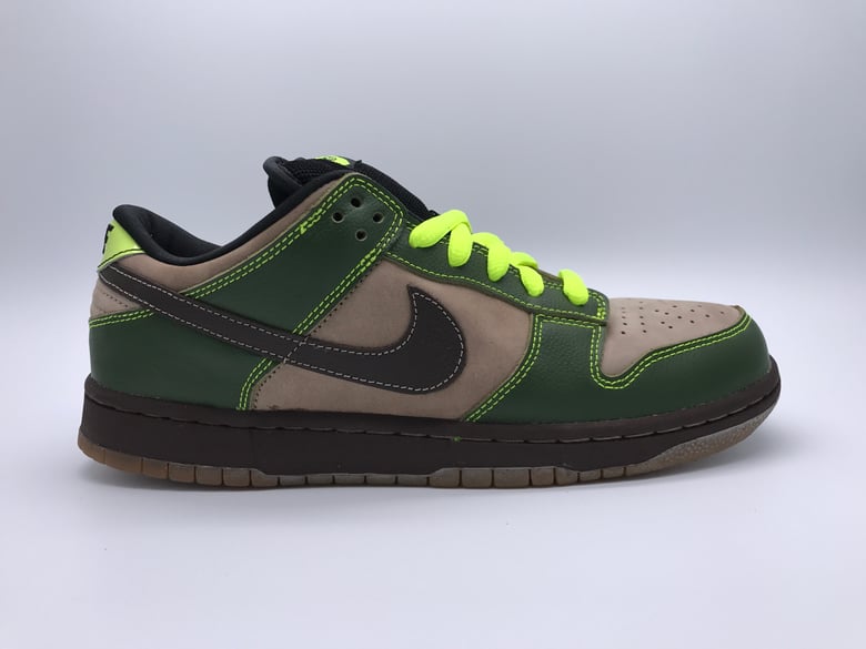 Image of NIKE DUNK LOW PRO SB "JEDI"