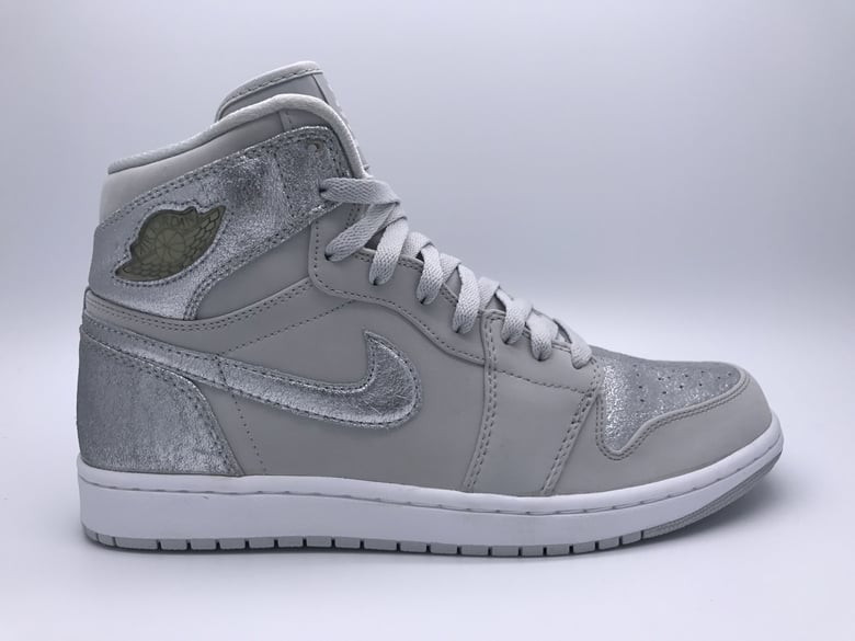 Image of AIR JORDAN 1 RETRO HI SILVER