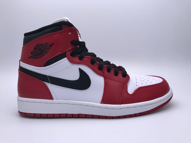 Image of AIR JORDAN 1 RETRO HIGH "CHICAGO"