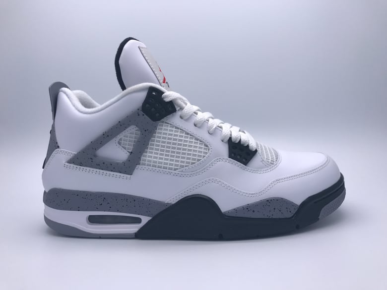 Image of AIR JORDAN 4 RETRO "WHITE/CEMENT"