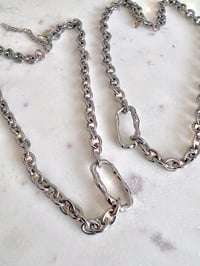 Image 4 of TEXTURED THICK HEAVY CHAIN 