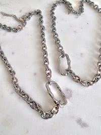 Image 4 of TEXTURED THICK HEAVY CHAIN