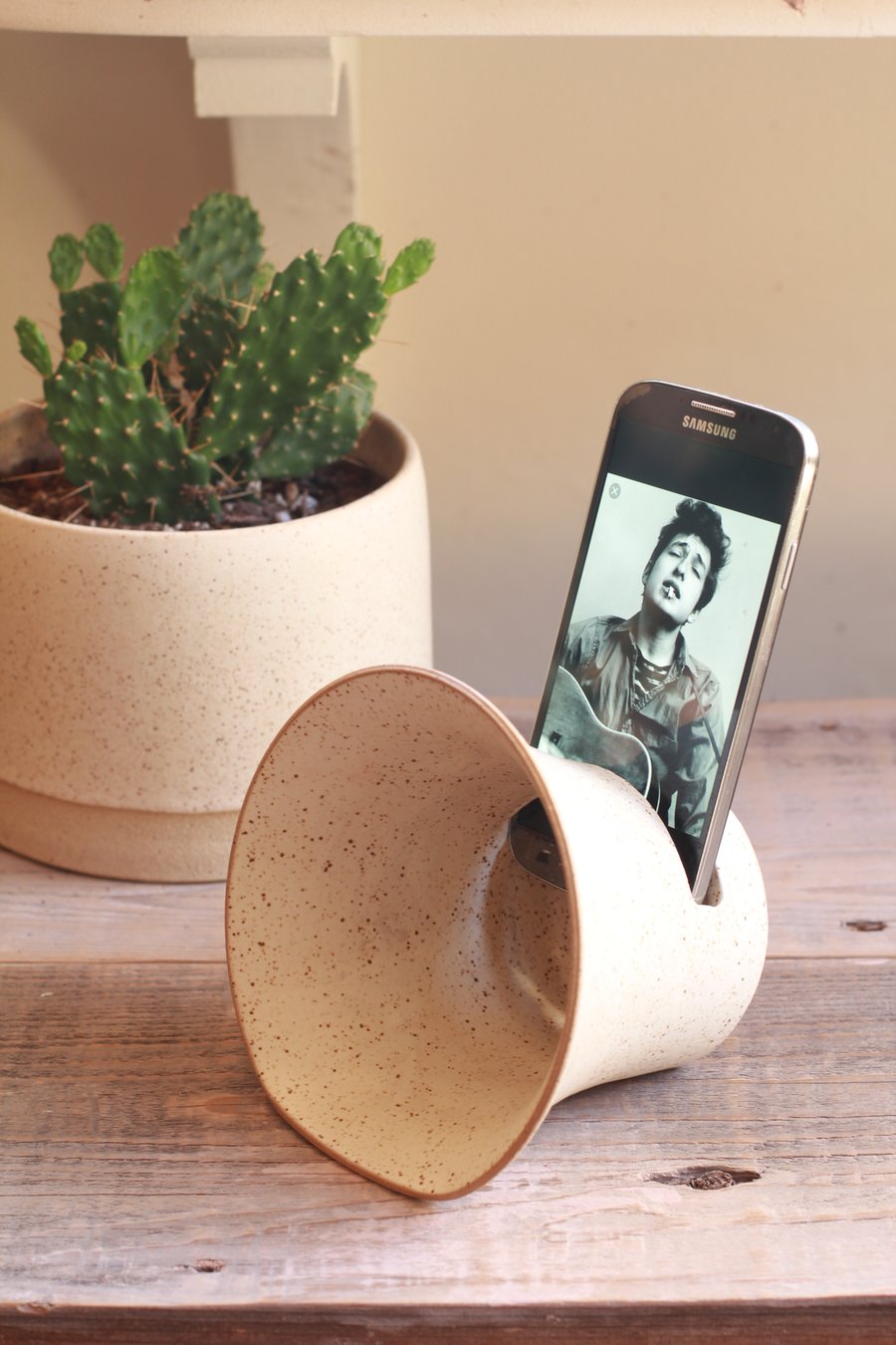 Image of Ceramic Phone Amplifier