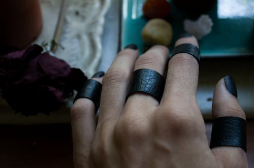 Image of Finger Cuff Band