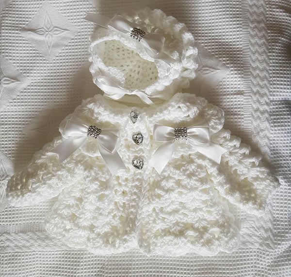 Image of Bow cardigan and bonnet