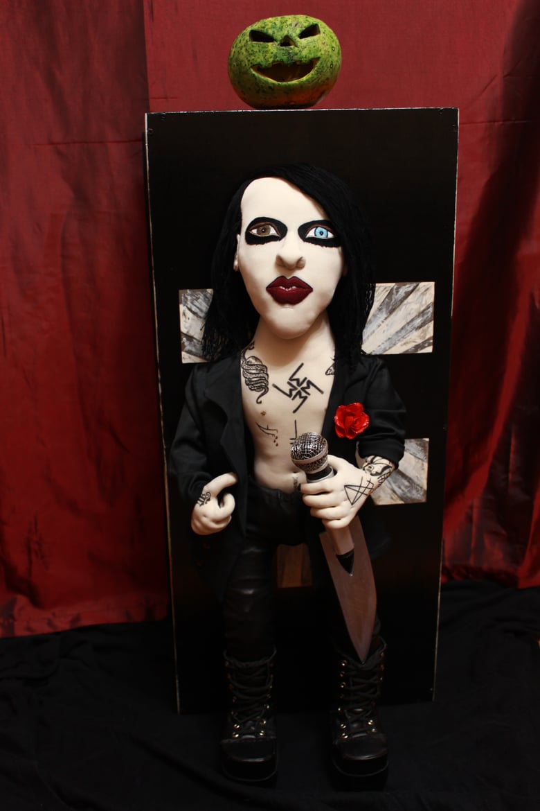 Image of Tusytoy Marilyn Manson in the box