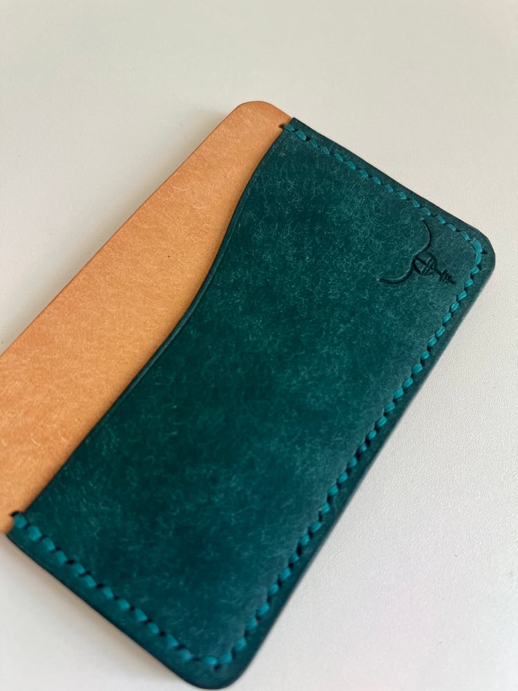 Image of Ortensia/Natural Horizontal Cardholder (Peacock)