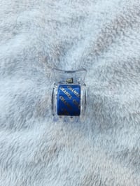 Image 3 of Clear Clip to hold Whenu