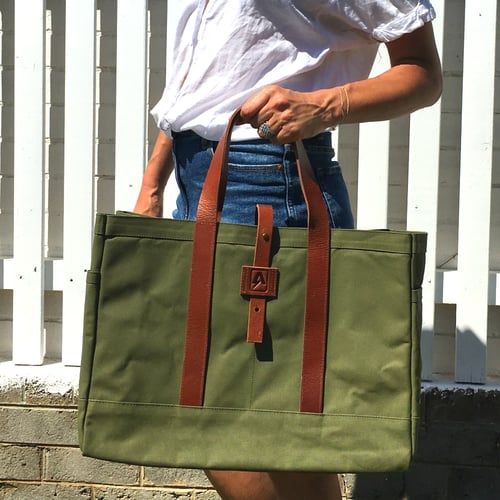 Image of CANVAS & LEATHER UTILITY TOTE - KHAKI