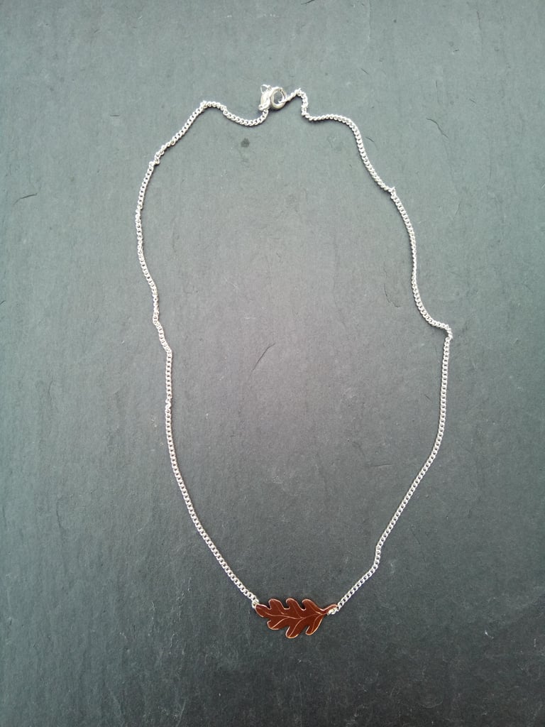 Single Oak Leaf Necklace Image 3