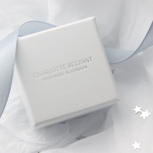 Image of Robin necklace.