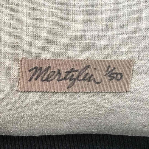 Image of Linen Alighting Cushion