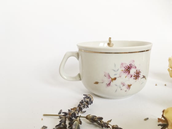 Image of Lila floral Candle