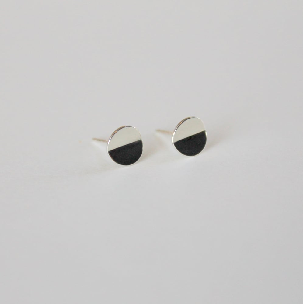 Image of circle fold studs