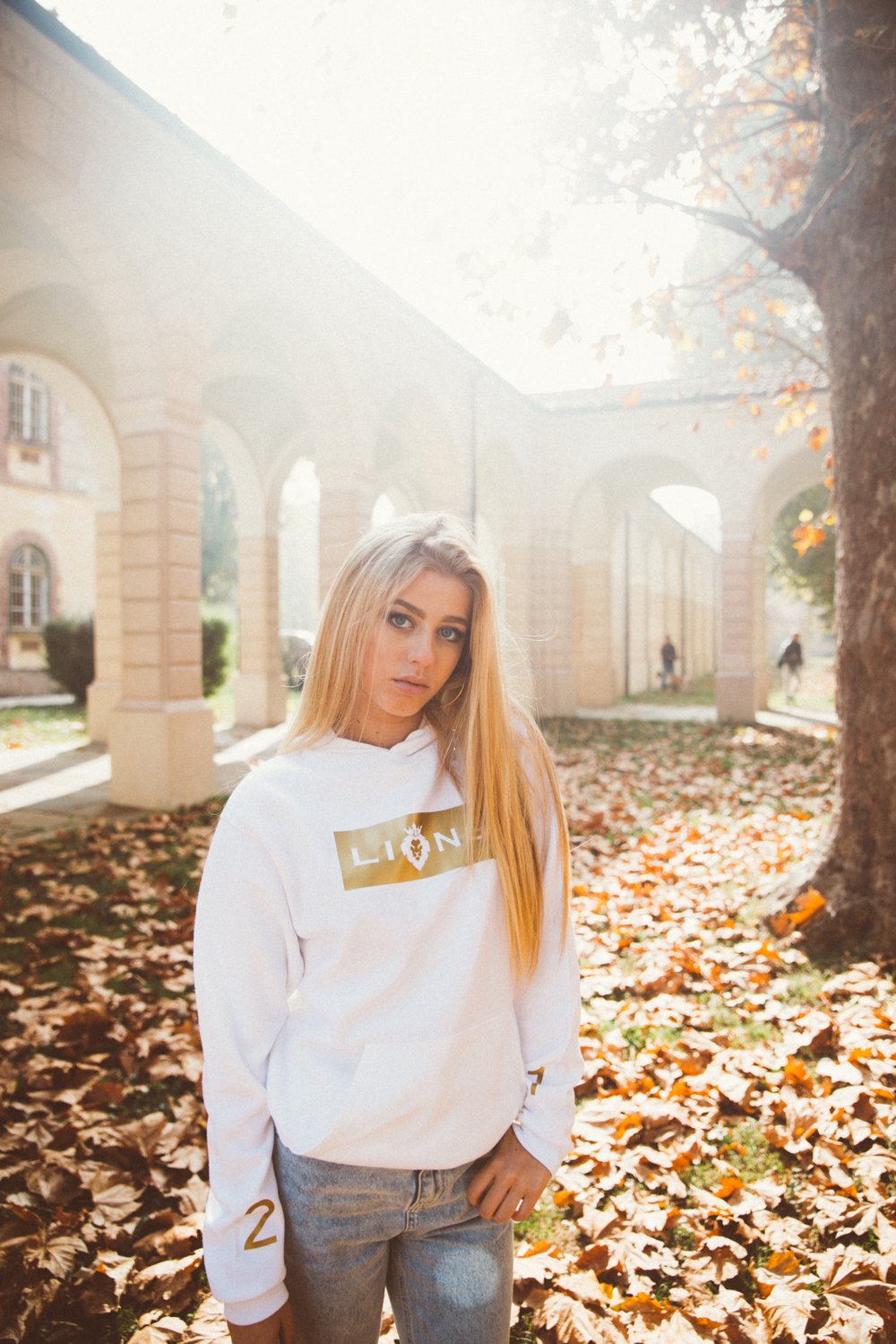 Image of LIONS 21 WHITE BASIC HOODIE ( GOLD BOX LOGO )