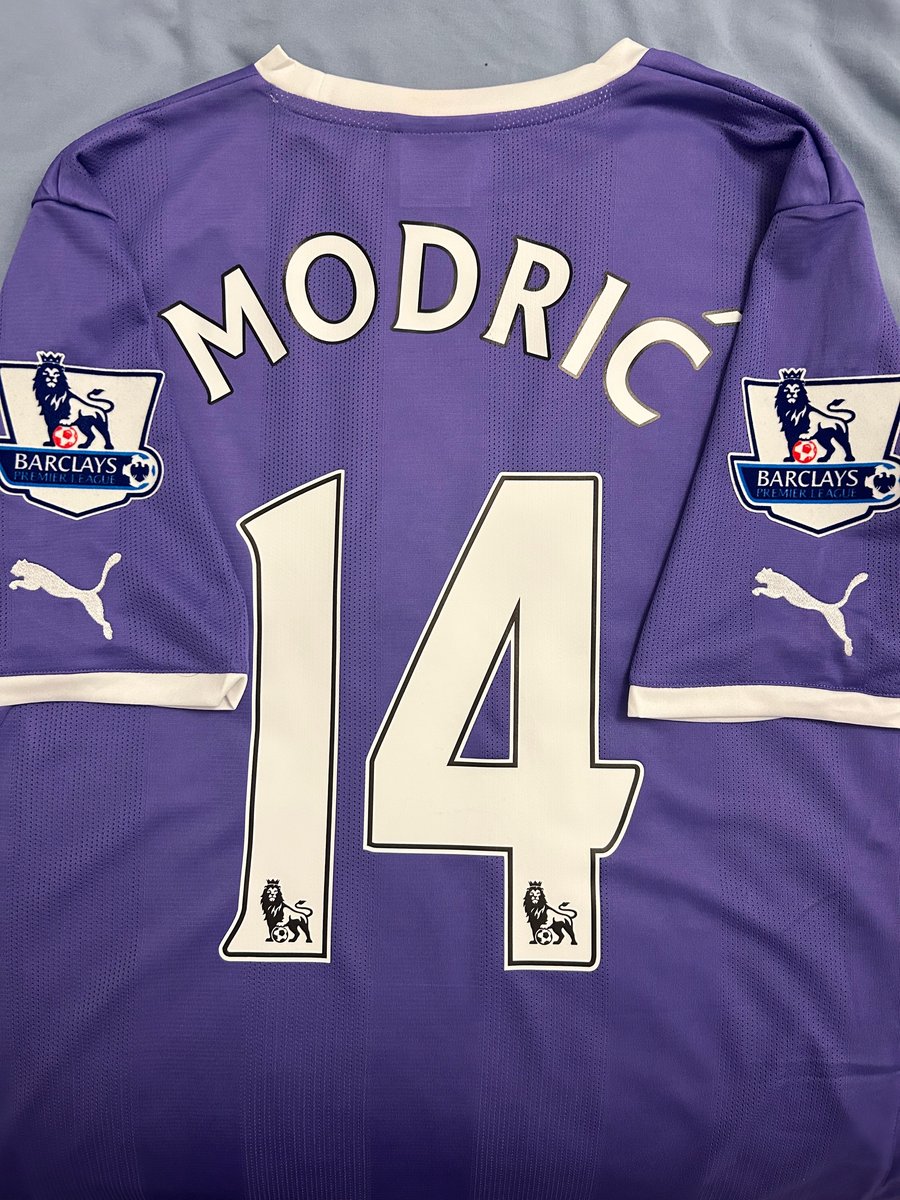 Image of Tottenham Hotspur “MODRIC 14” 2011/12 Away Shirt + PL patches (L)