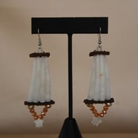 Image 2 of 1 Tier Dentalium Earrings (Gold/brown)