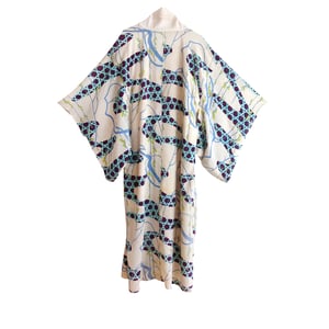 Image of silke kimono med pilegrene og flodløb