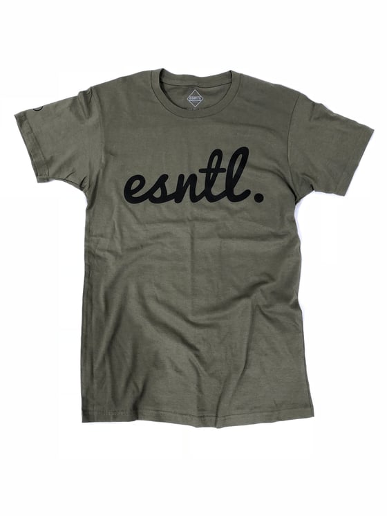 esntl t shirt