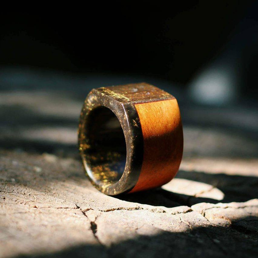 Image of GOLDY FLAT TOP RING