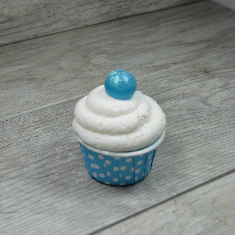Image of Snowflake Sparkle Bath Bomb Cupcake