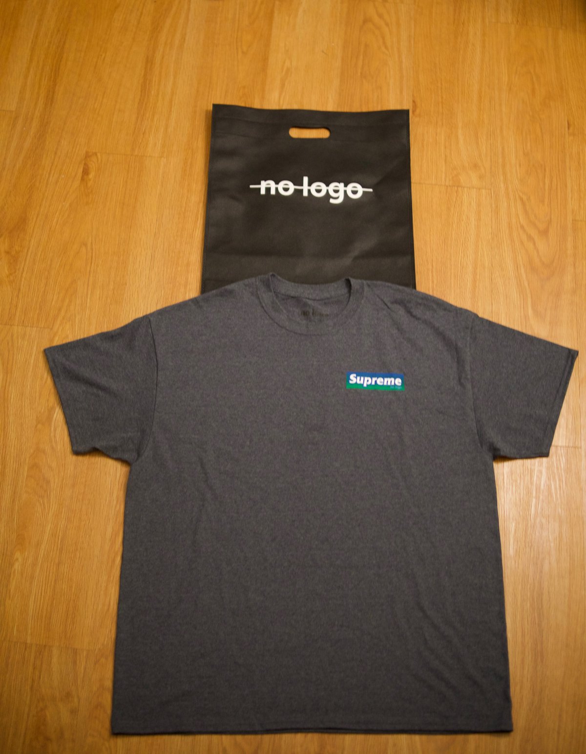 Image of no logo "Supreme" x "Sprite" tee