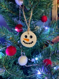 Image 4 of Cheeky Ceramic Snowmen Faces Tags (set of 4)