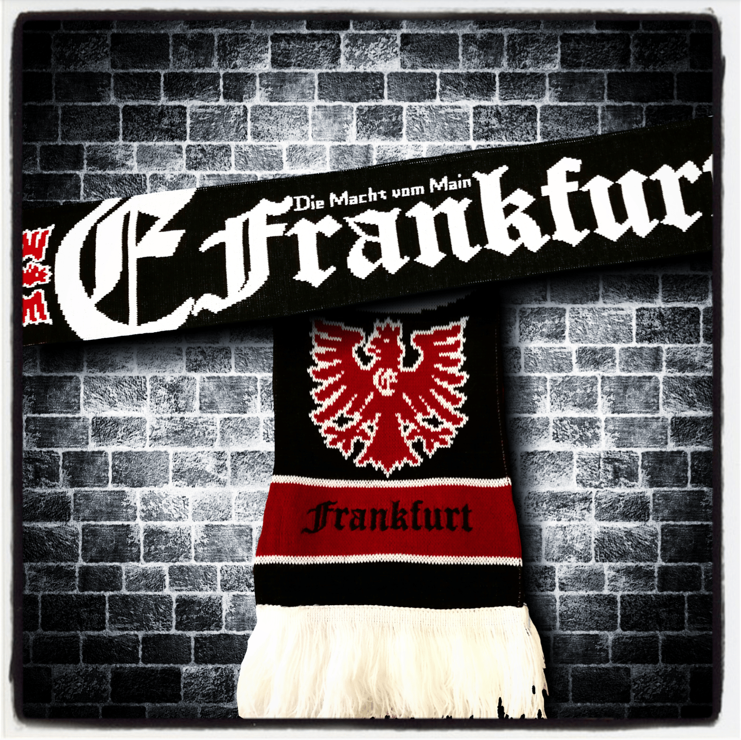 FANSTORE FRANKFURT — Schal Die Macht Vom Main