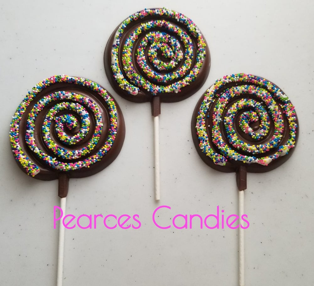 Image of Milk chocolate sprinkles lollipops