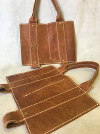 Image 4 of ‘Stellenbosch’ Leather Wine Carrier