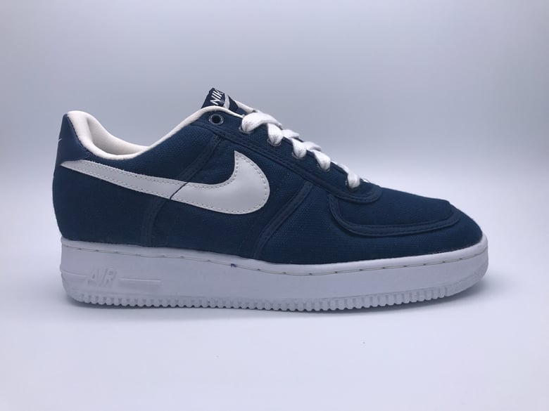 Image of NIKE AIR FORCE 1 CANVAS SC "NAVY"