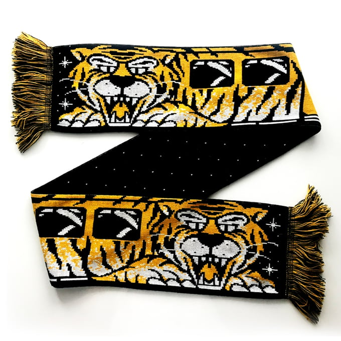 Image of Train scarf Tiger