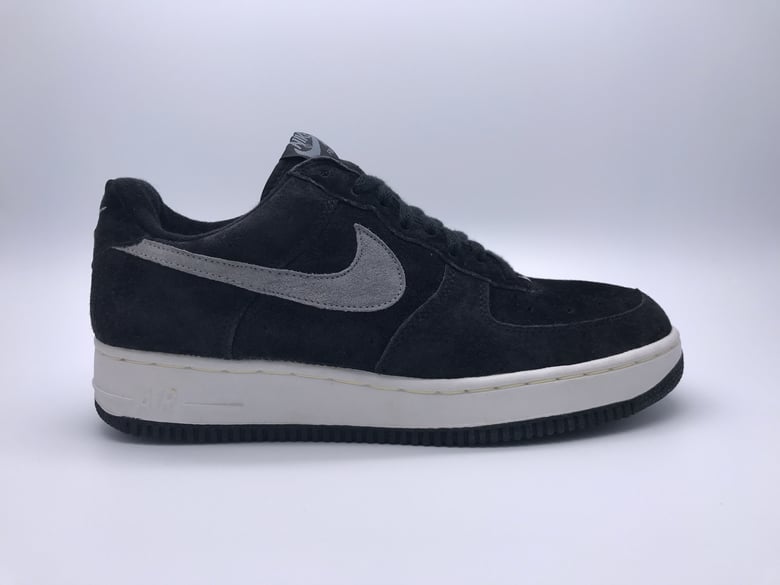 Image of NIKE AIR FORCE 1 SC "BLACK/UNION GREY SUEDE"