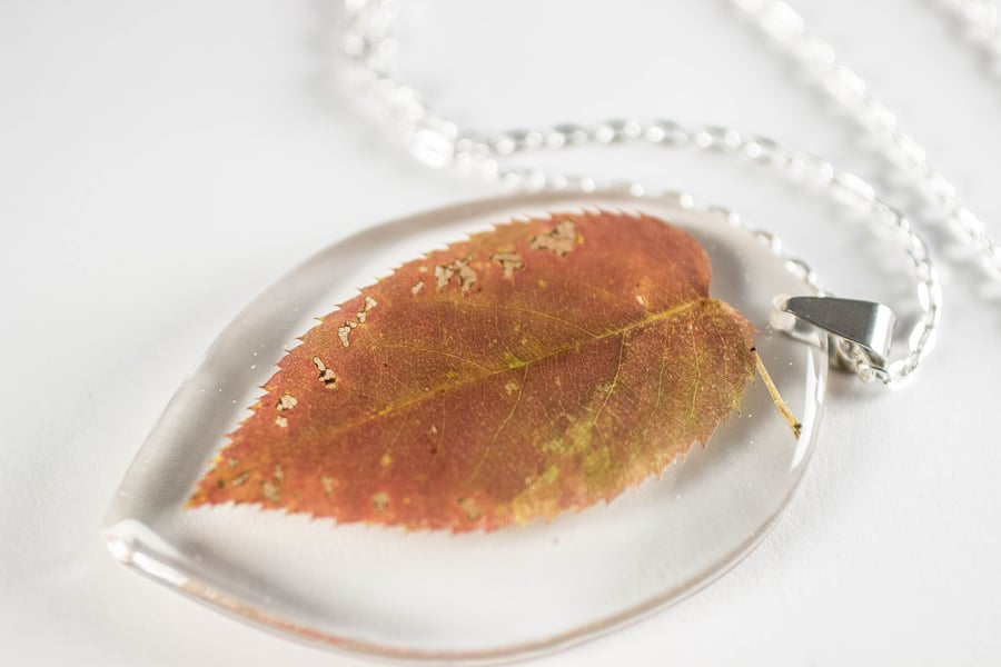 Image of Autumn Simple Leaf Pendant #3